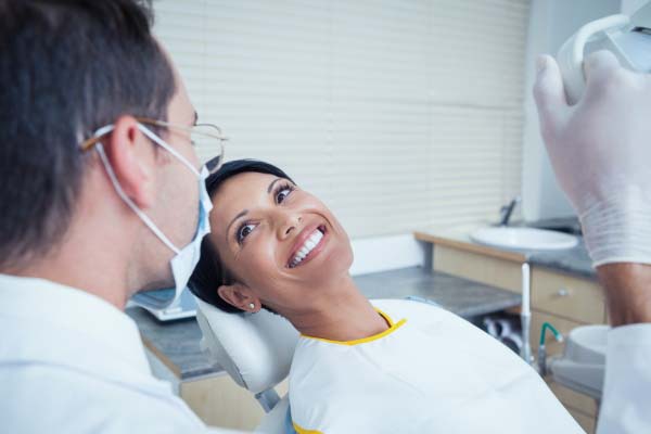An Emergency Dentist Can Help Save Your Teeth